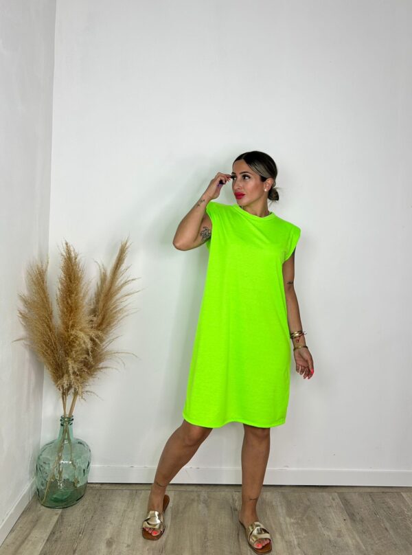 Vestido hombreras flúor