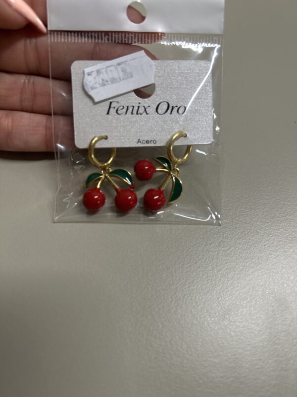 Pendientes cereza acero