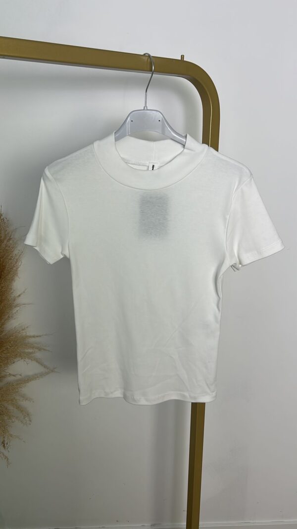 Camiseta Zara pegada - Imagen 5