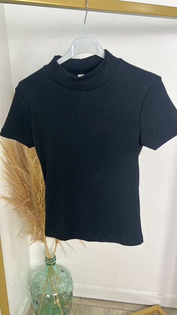 Camiseta Zara pegada - Imagen 4