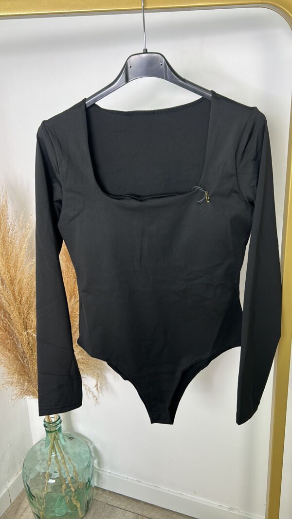 Body licra dura con cascos - Imagen 3