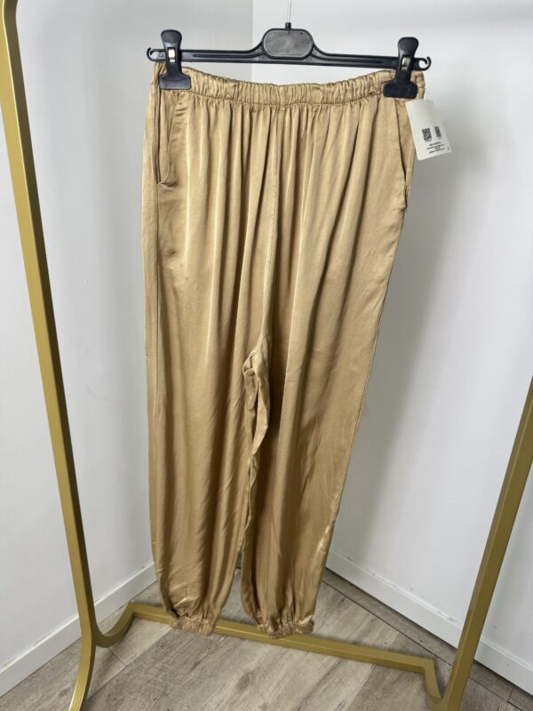 Pantalón bombacho satinado - Imagen 6