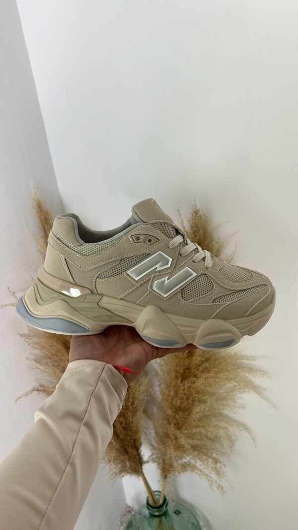 Zapatillas New balance beige inspiración - Imagen 2