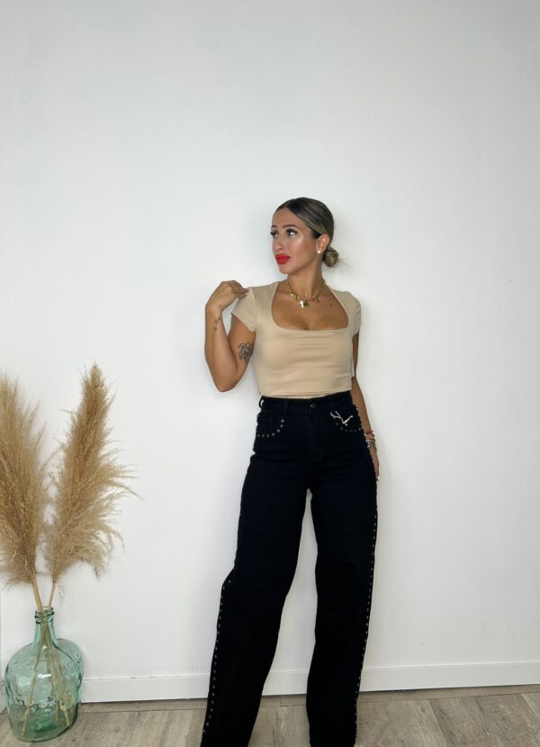 Pantalón vaquero Tachuelas