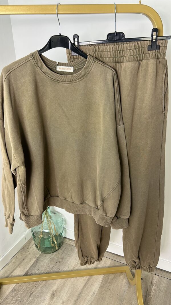 Chandal desgastado - Imagen 4