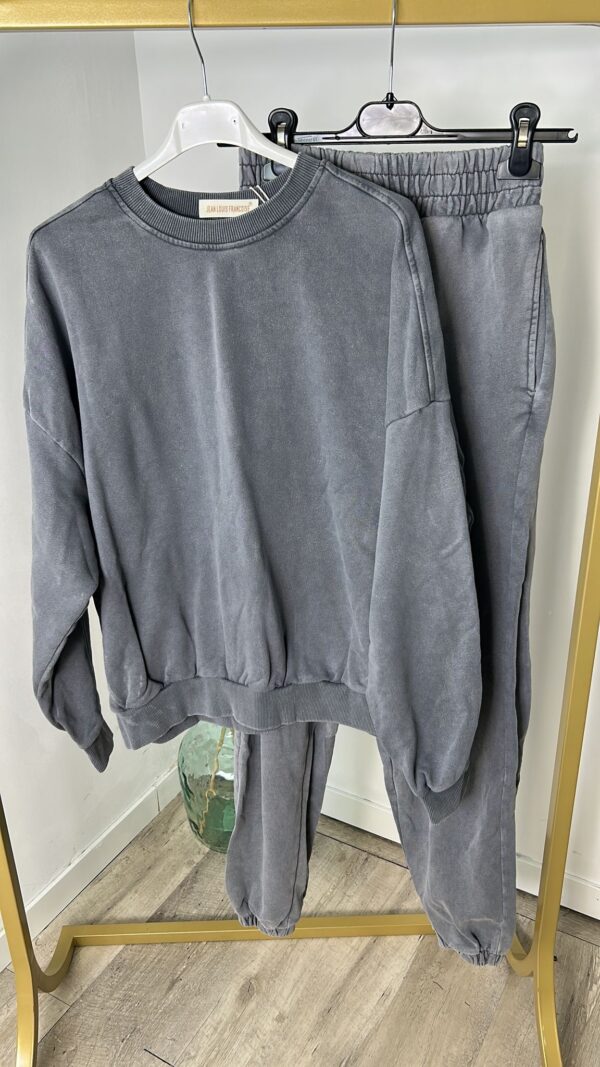 Chandal desgastado - Imagen 3
