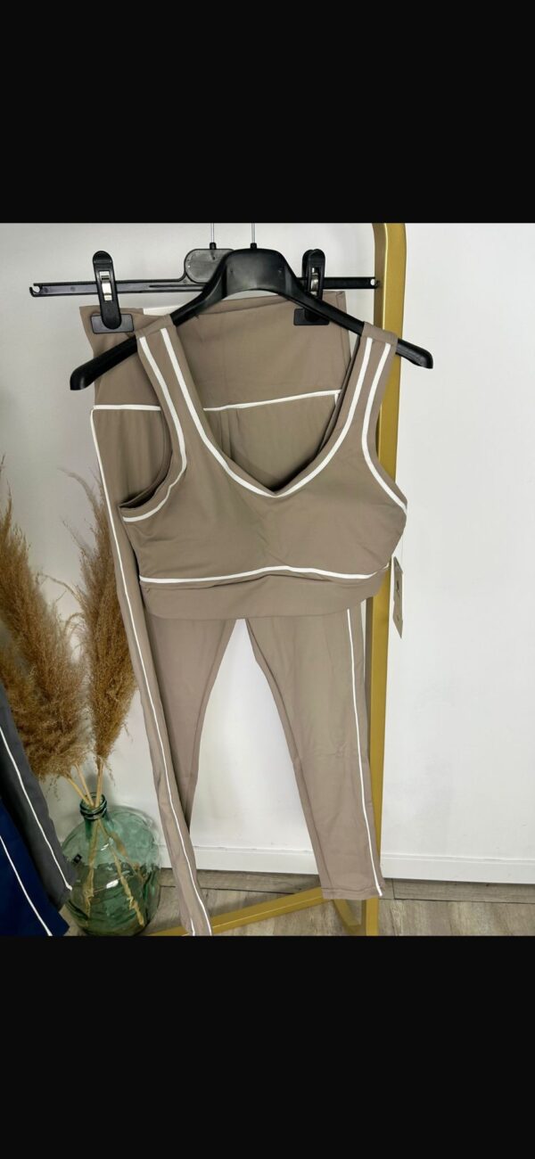 Conjunto Deportivo Ana - Imagen 3