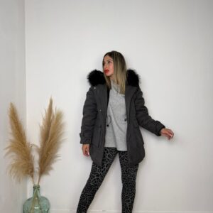 Parka gris pelos